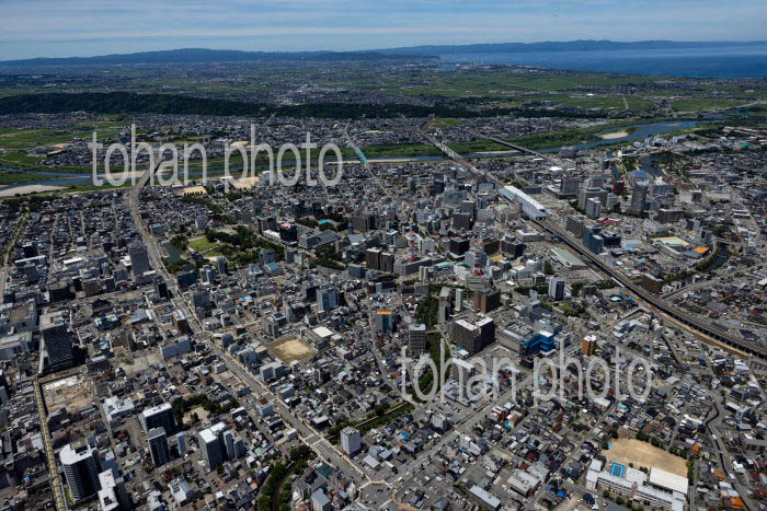 富山城,富山県庁周辺より富山駅方面の街並み