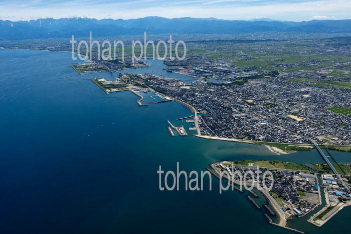 富山湾より小矢部川,庄川河口の海岸から富山平野