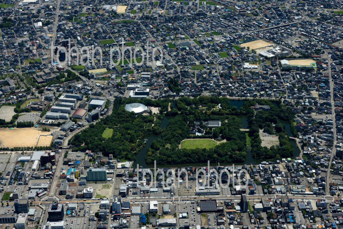 高岡城跡(日本百名城),高岡古城公園周辺