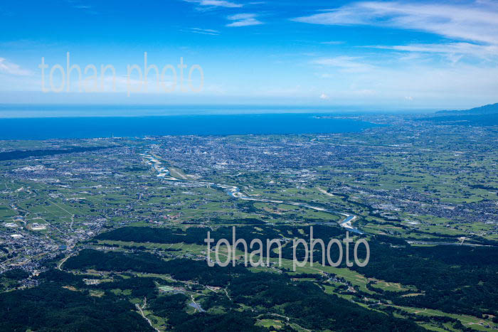 富山平野(神通川,楡原周辺より富山市街地と富山湾)