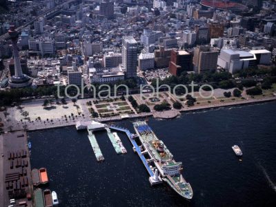 横浜港と山下公園(1991,08)