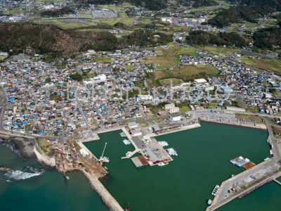 強風台風15,19号で屋根が飛ばされた町並み(千葉県館山市船形)201910