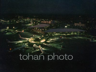 夜の成田空港第一ターミナル200011