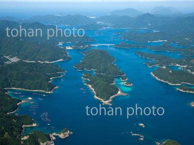 若松島と新上五島の間の海峡より若松大橋方面(五島列島-長