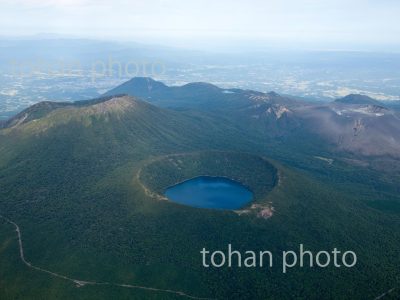 大浪池より韓国岳,獅戸岳(霧島錦江湾国立公園)-鹿児島