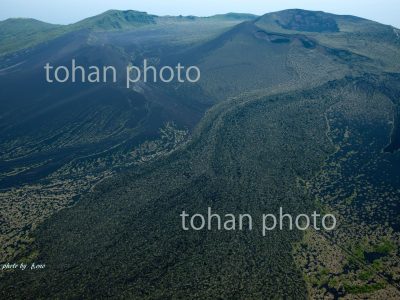 大島三原山溶岩と三原山-東京