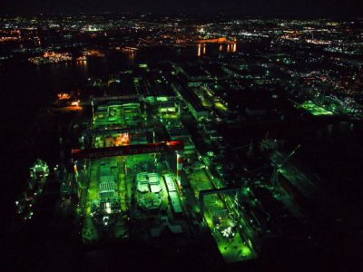 夜の市原の造船所(千葉県市原市)