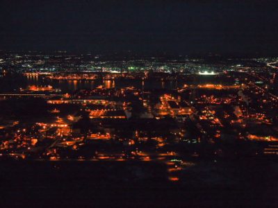 夜の千葉港より幕張方面(千葉県千葉市)