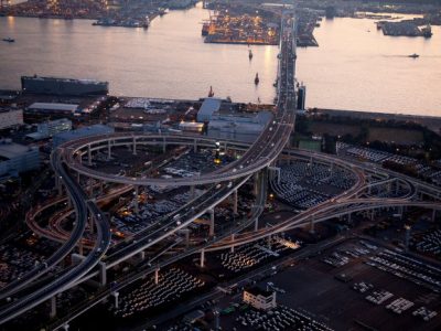 夕景の大黒JCT(横浜市鶴見区)